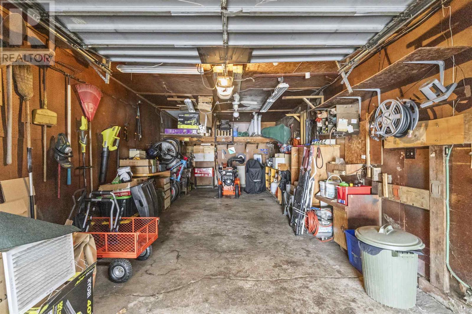 409 Third Ave, Sault Ste. Marie, ON - Indoor Photo Showing Garage