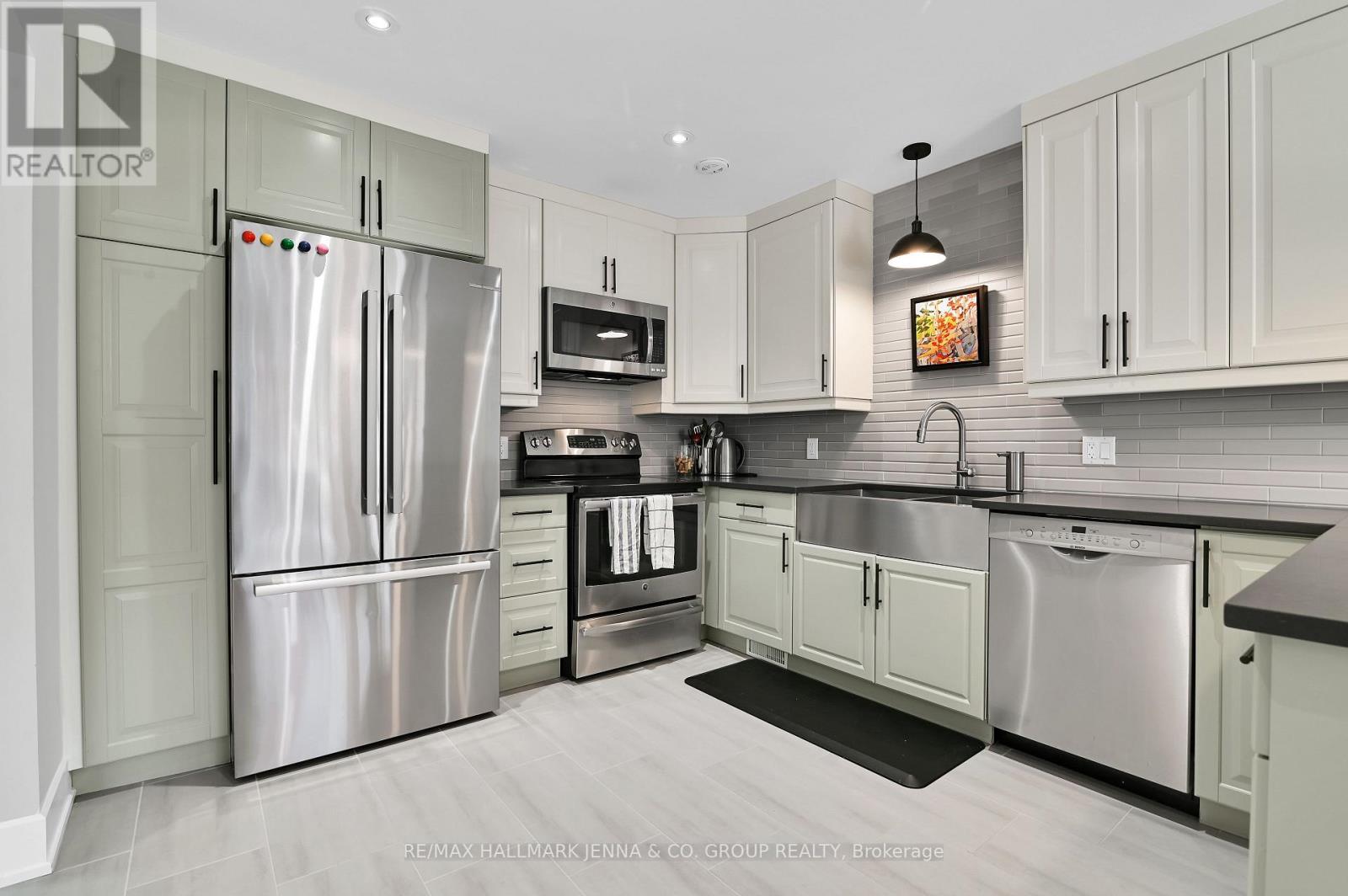 146 Percy Street, Ottawa, ON - Indoor Photo Showing Kitchen With Upgraded Kitchen