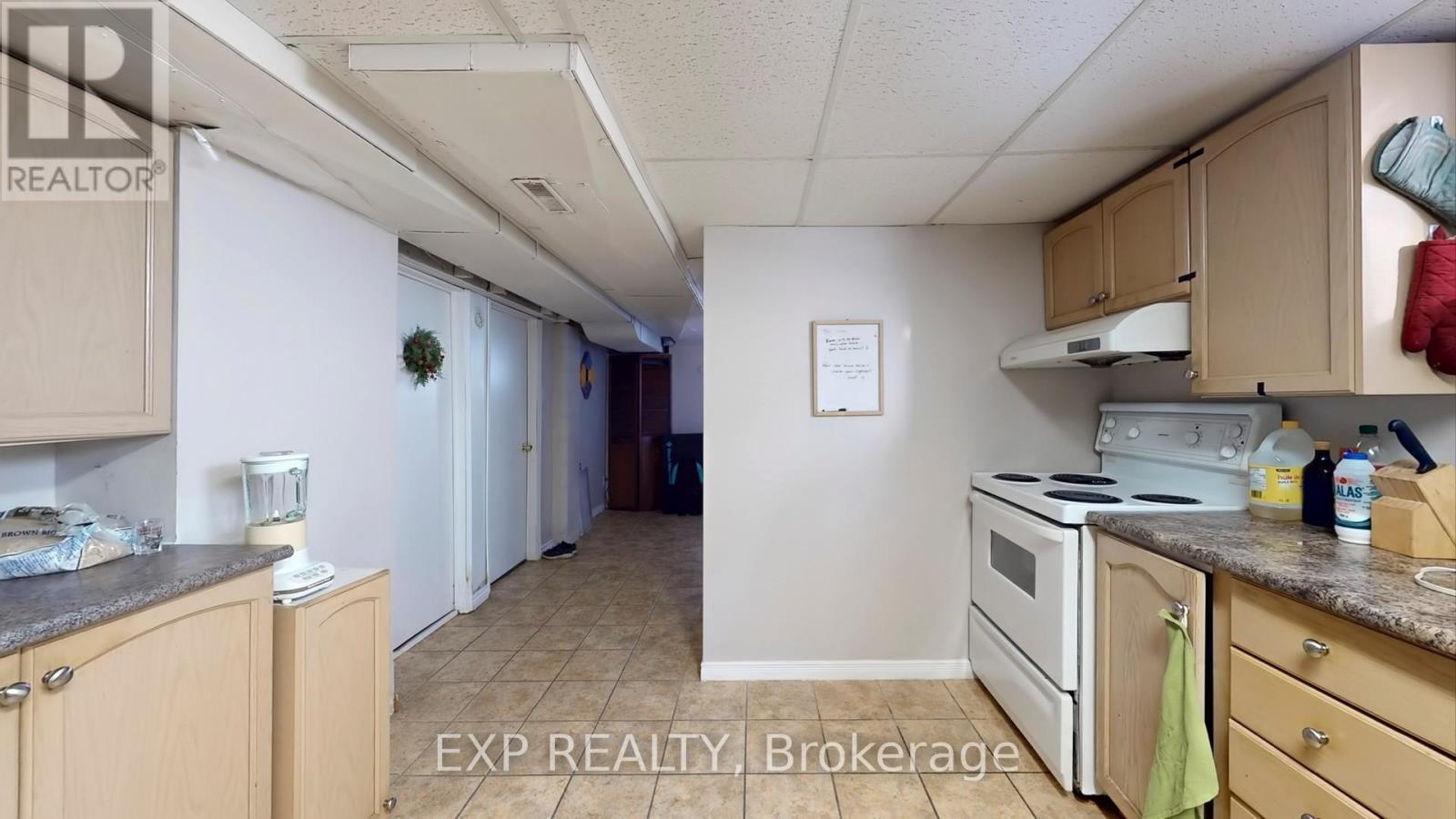 26 Ramsey Crescent, Hamilton, ON - Indoor Photo Showing Kitchen