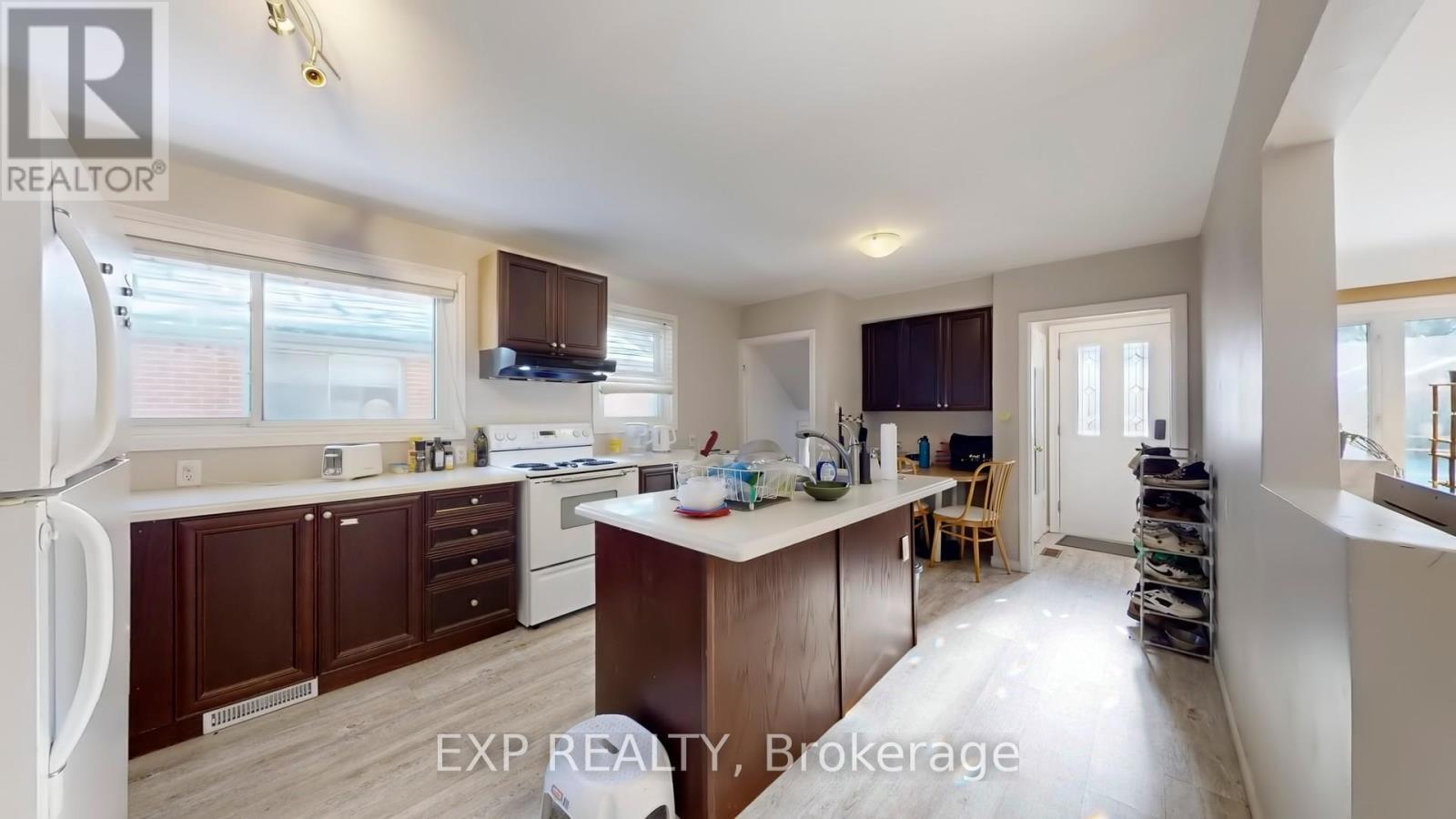 26 Ramsey Crescent, Hamilton, ON - Indoor Photo Showing Kitchen