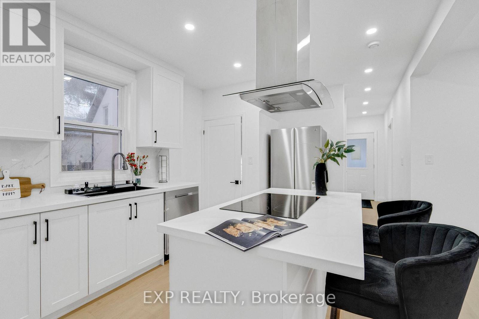 64 Lancaster Street E, Kitchener, ON - Indoor Photo Showing Kitchen