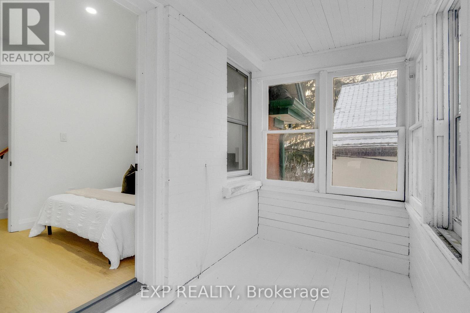 64 Lancaster Street E, Kitchener, ON - Indoor