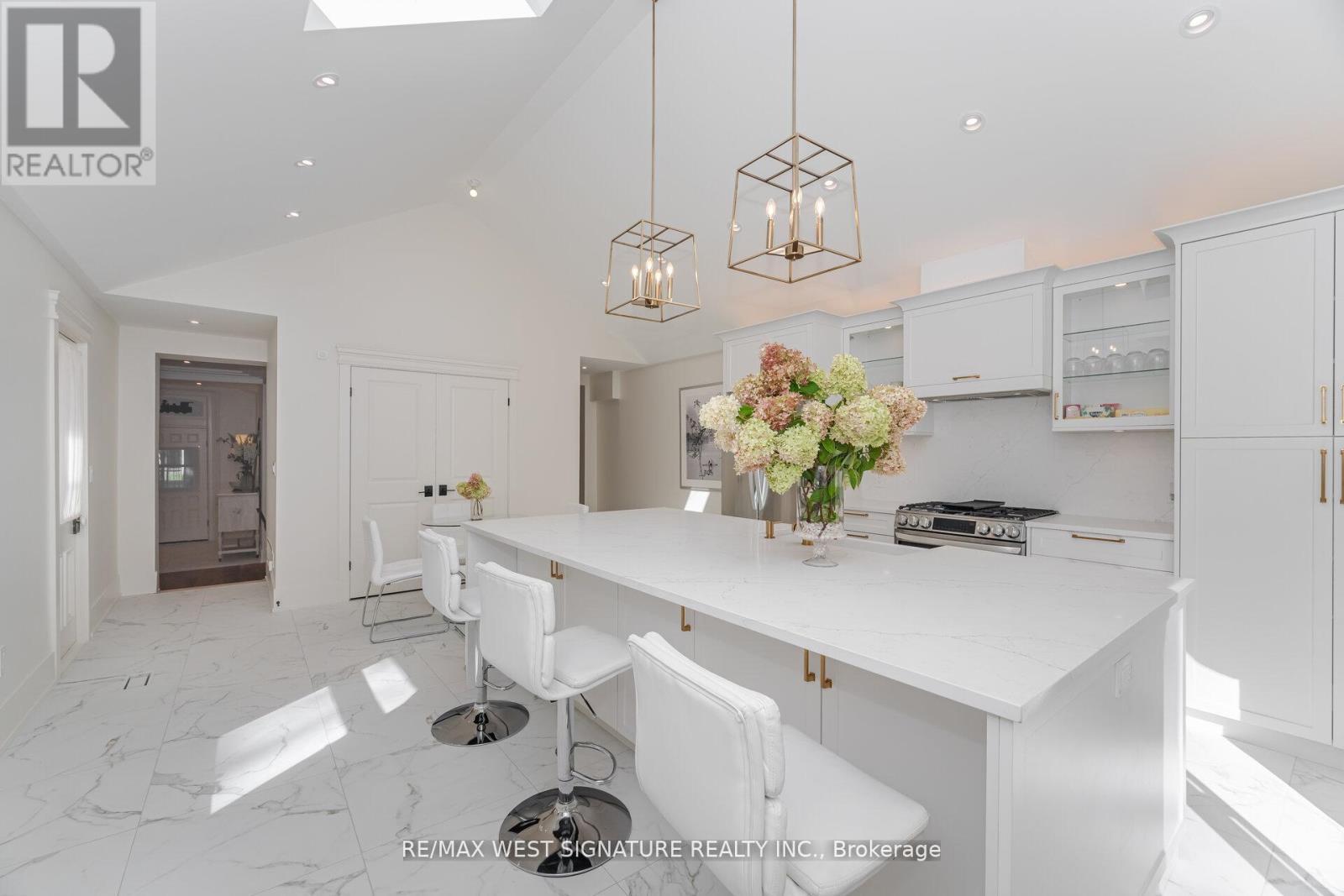 368 Main Street, King, ON - Indoor