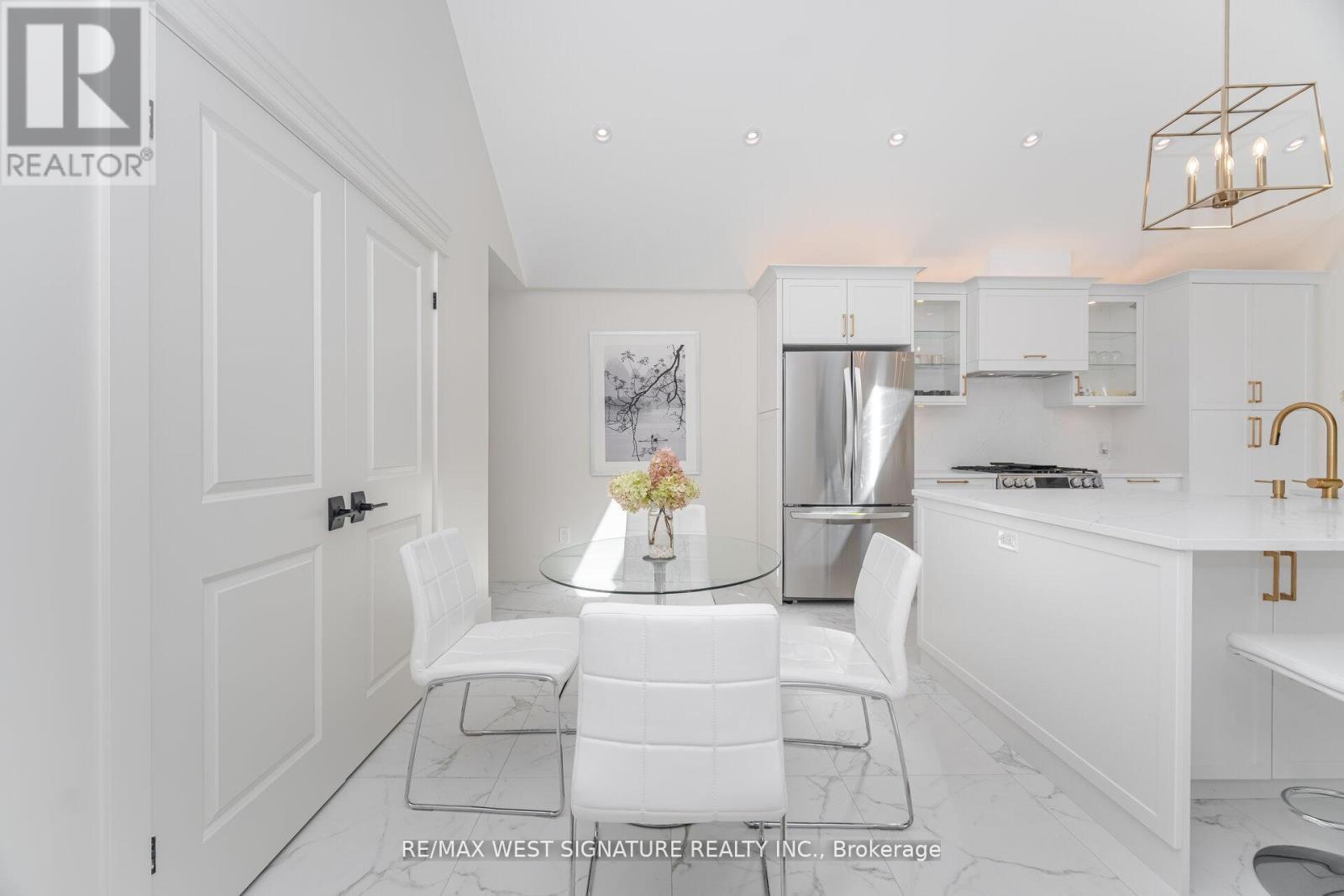 368 Main Street, King, ON - Indoor Photo Showing Other Room