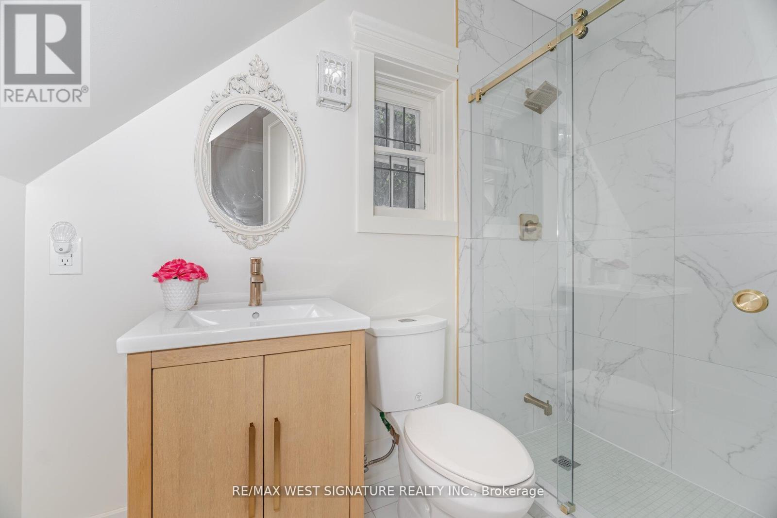 368 Main Street, King, ON - Indoor Photo Showing Bathroom
