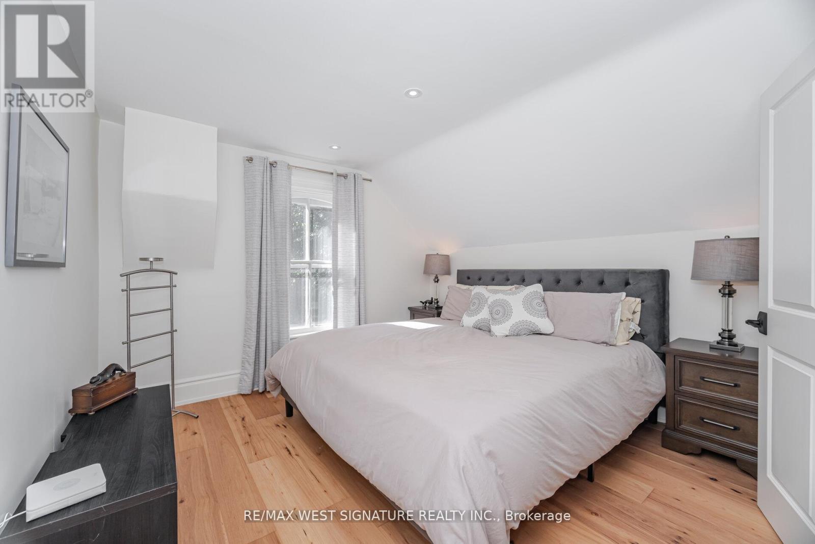 368 Main Street, King, ON - Indoor Photo Showing Bedroom