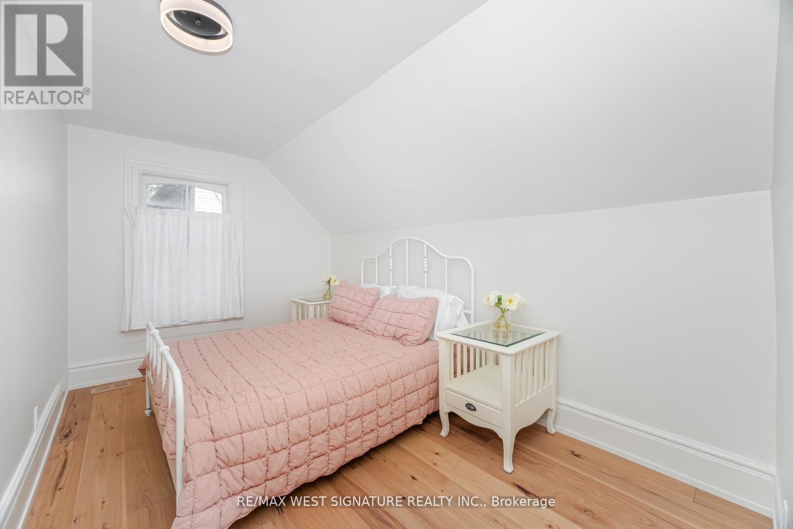 368 Main Street, King, ON - Indoor Photo Showing Bedroom