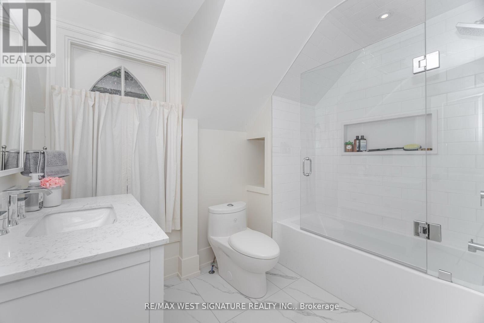 368 Main Street, King, ON - Indoor Photo Showing Bathroom