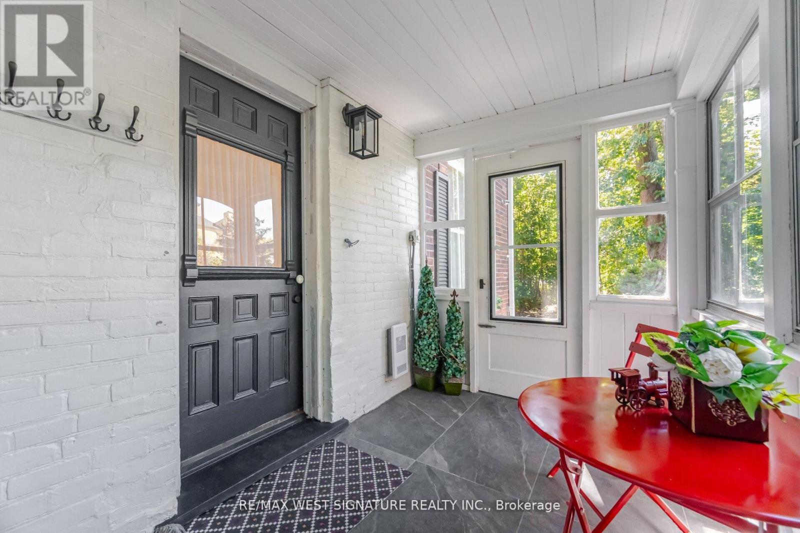 368 Main Street, King, ON - Photo Showing Other Room