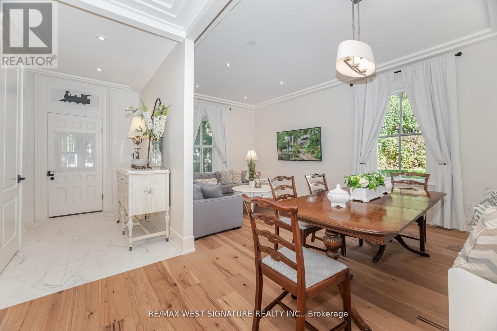 368 Main Street, King, ON - Indoor