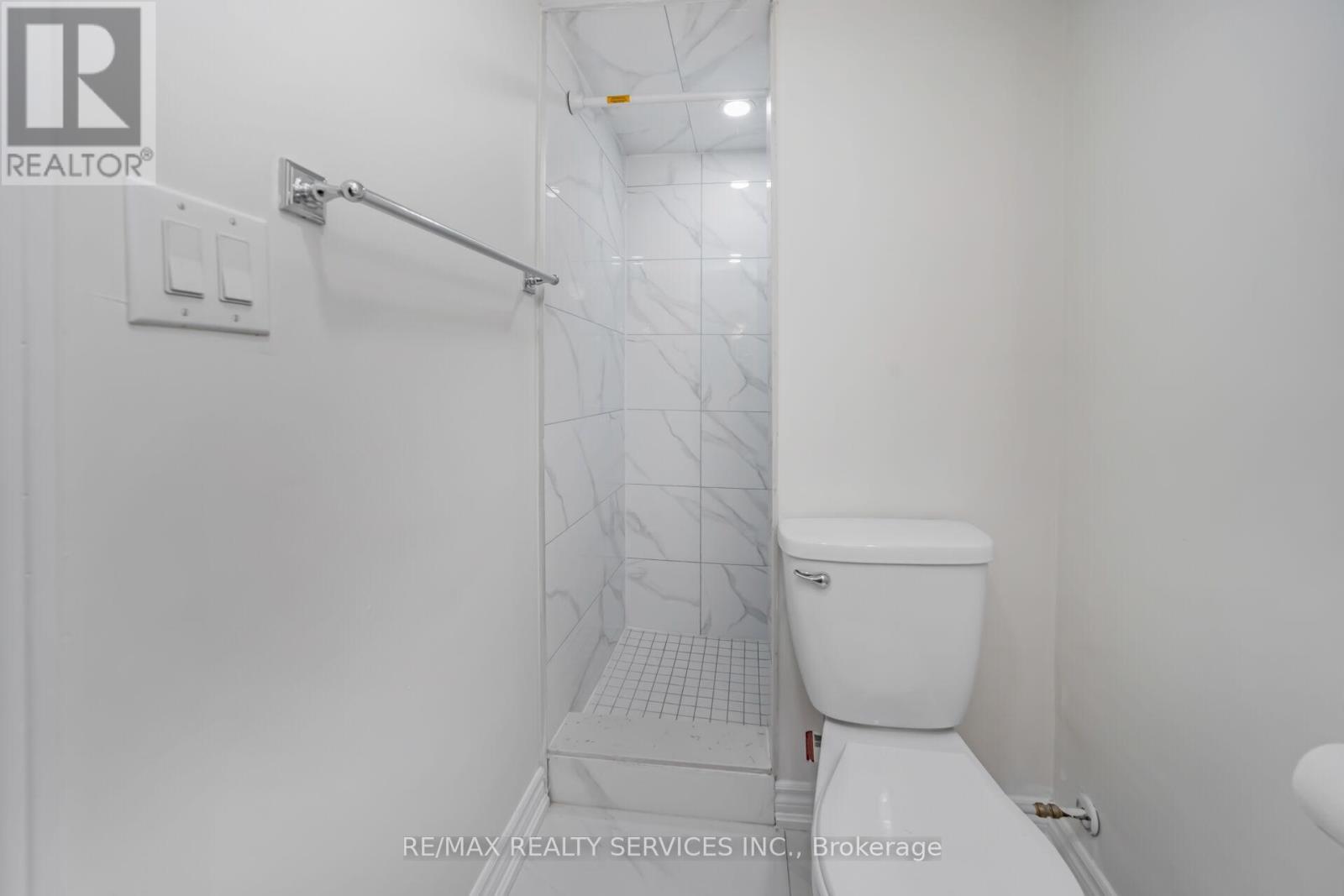 11 Juliette Square, Brampton, ON - Indoor Photo Showing Bathroom