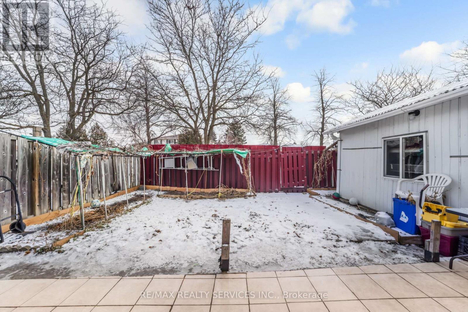 11 Juliette Square, Brampton, ON - Outdoor