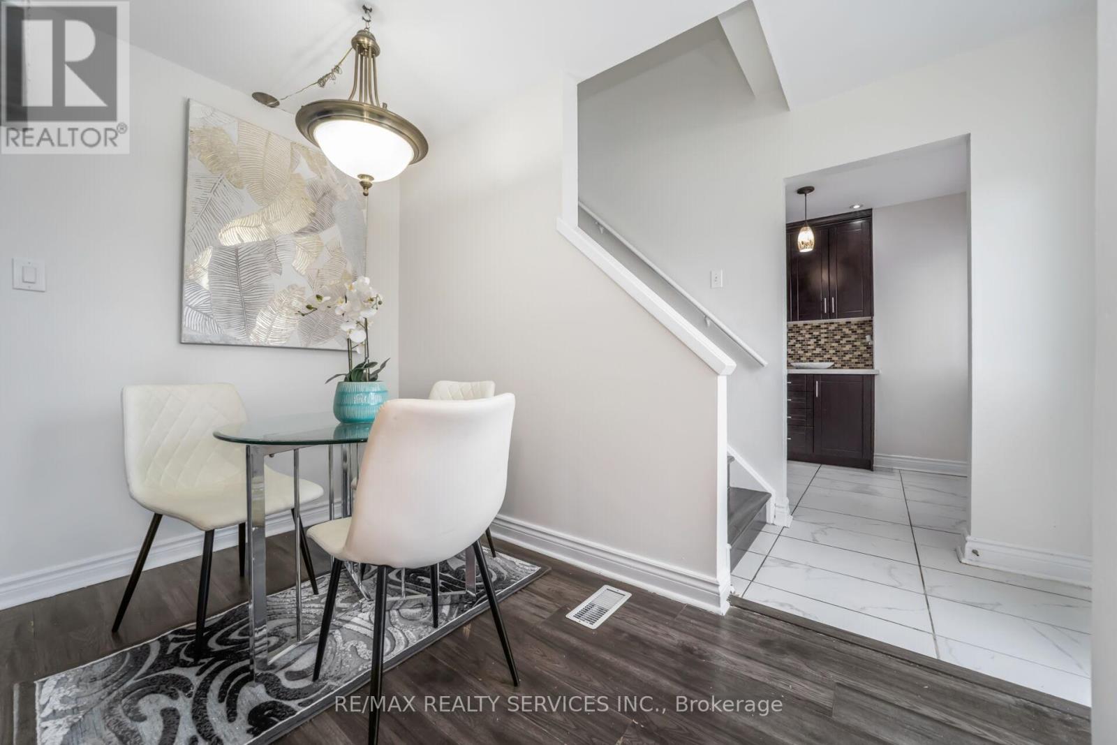 11 Juliette Square, Brampton, ON - Indoor Photo Showing Dining Room