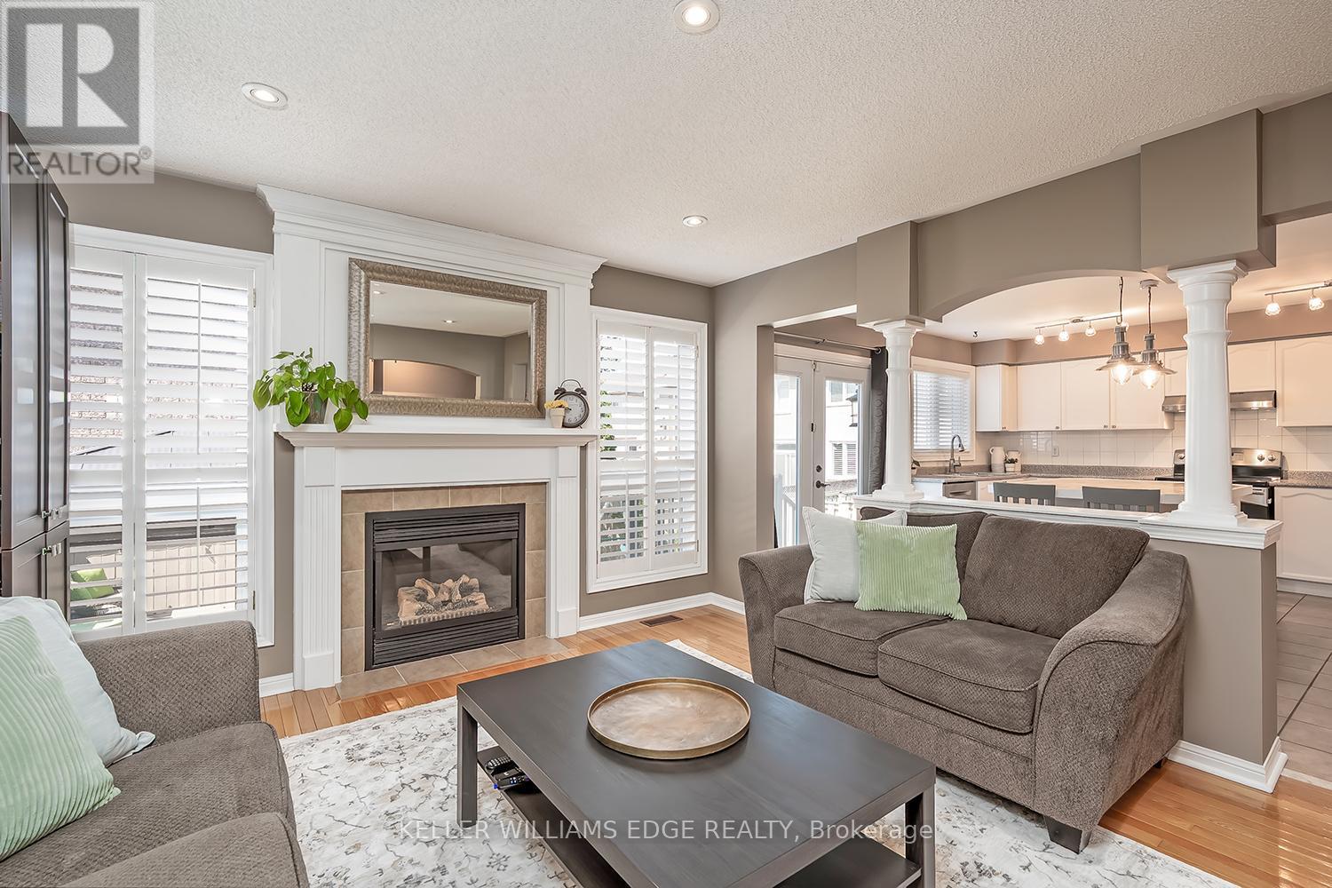 5586 Churchill Meadows Boulevard, Mississauga, ON - Indoor Photo Showing Living Room With Fireplace