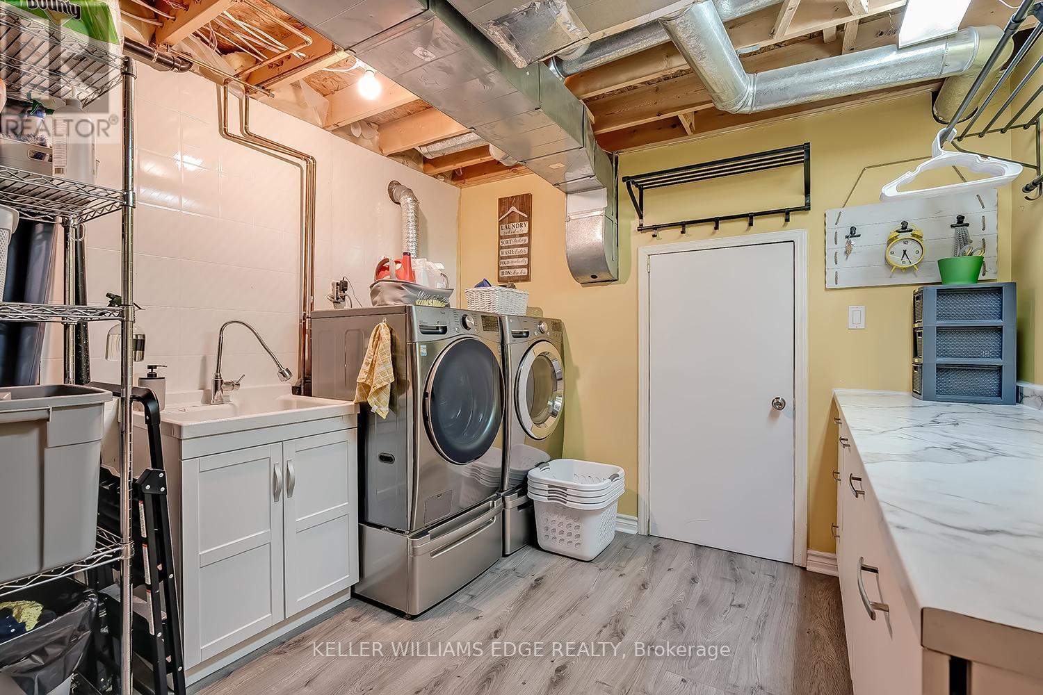 5586 Churchill Meadows Boulevard, Mississauga, ON - Indoor Photo Showing Laundry Room