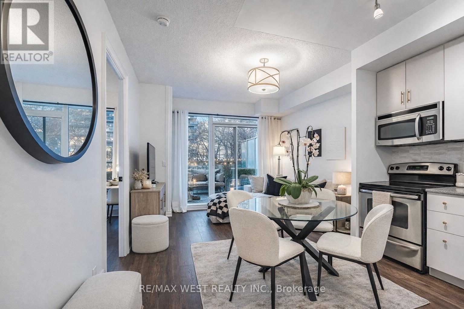 217 - 16 Brookers Lane, Toronto, ON - Indoor Photo Showing Dining Room