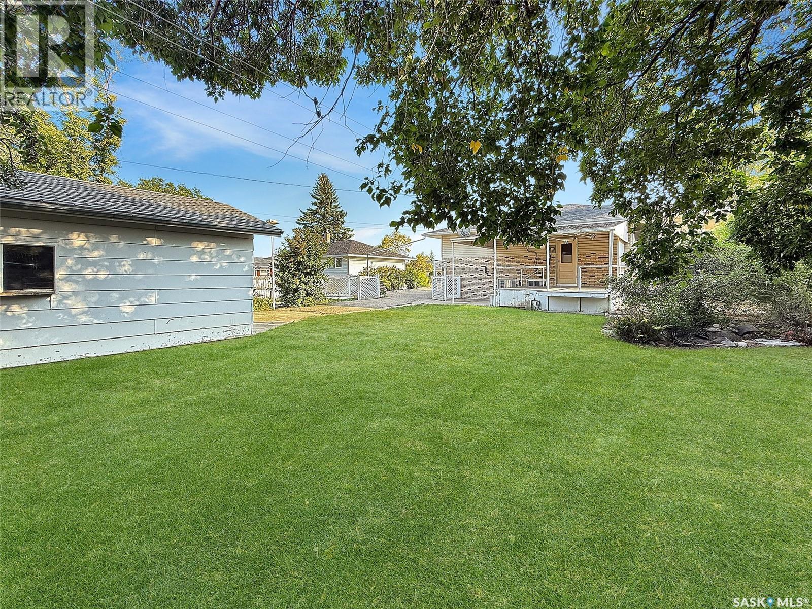 611 North Hill Drive, Swift Current, SK - Outdoor