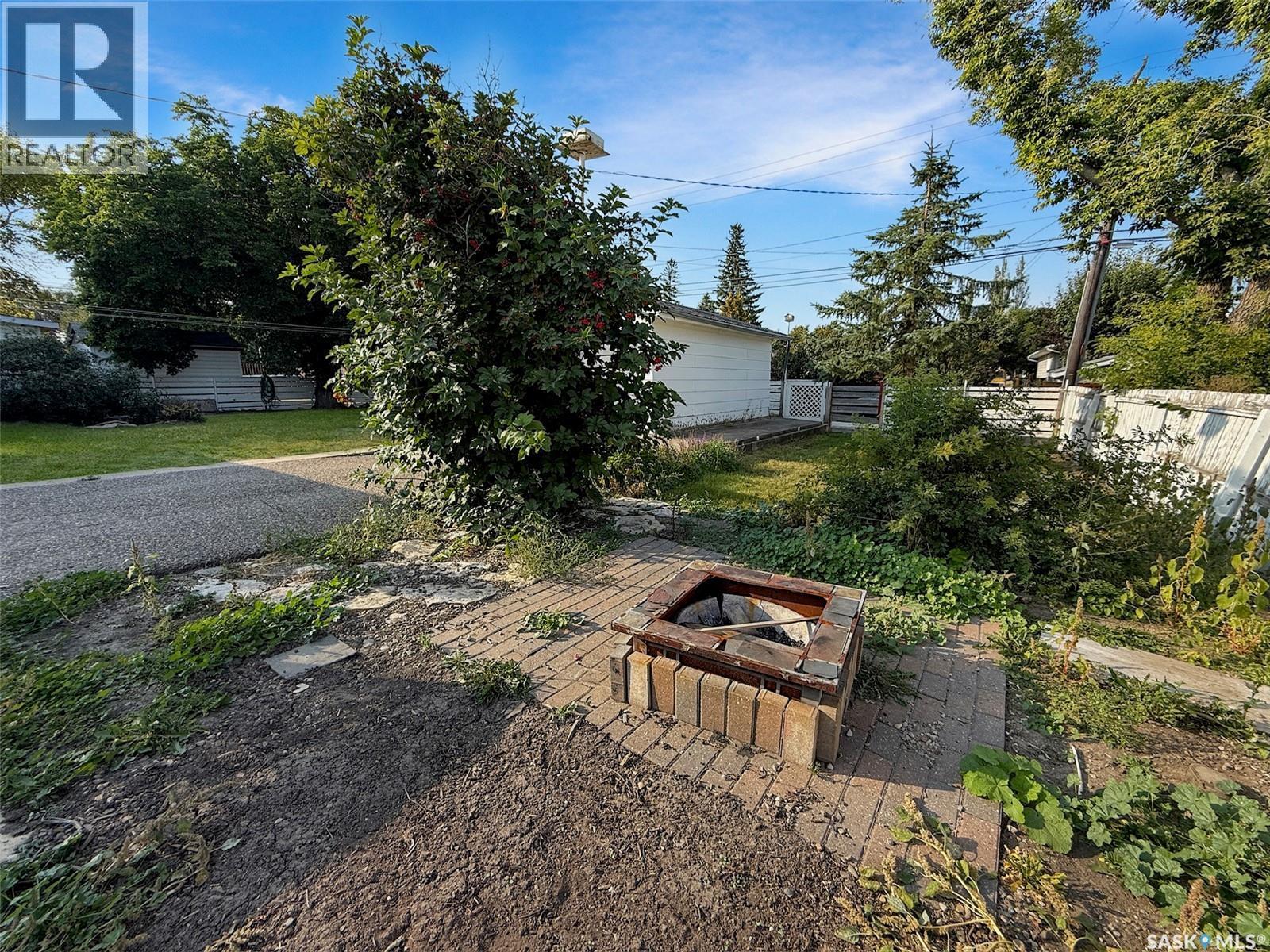 611 North Hill Drive, Swift Current, SK - Outdoor