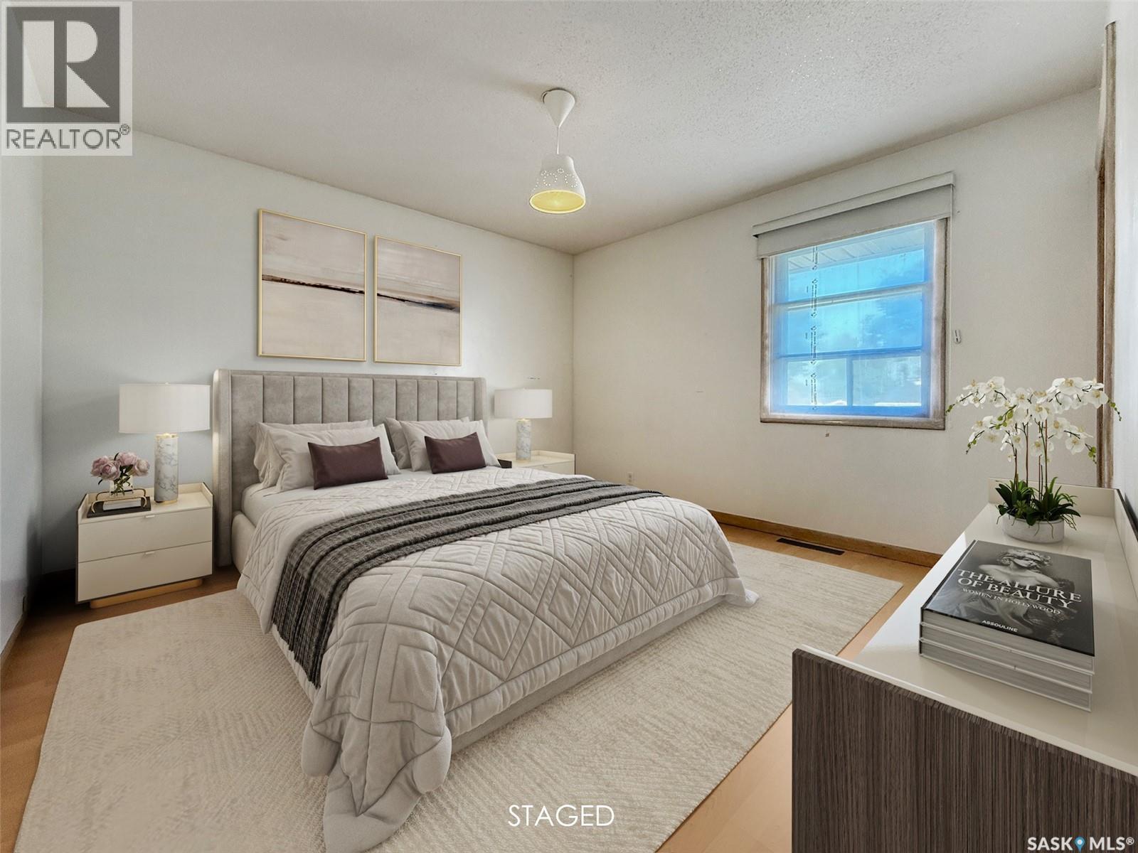 611 North Hill Drive, Swift Current, SK - Indoor Photo Showing Bedroom