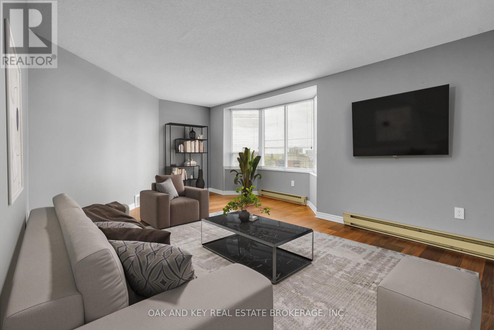 1404 - 500 Talbot Street, London East (East F), ON - Indoor Photo Showing Living Room