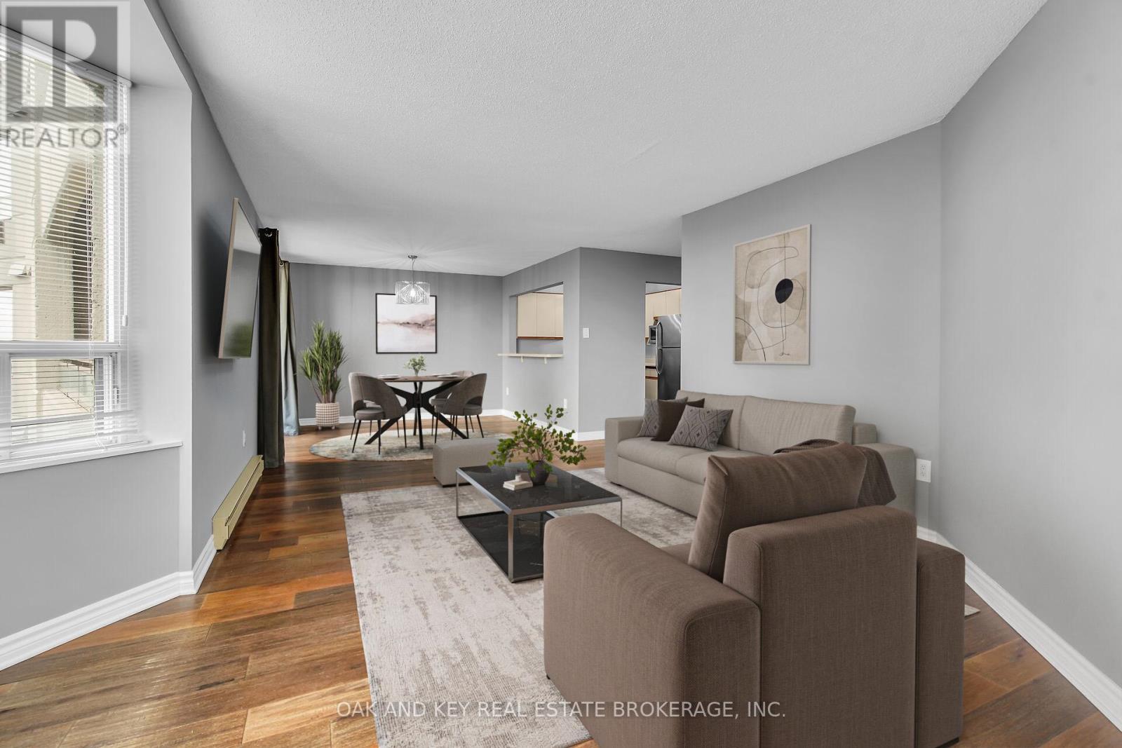 1404 - 500 Talbot Street, London East (East F), ON - Indoor Photo Showing Living Room