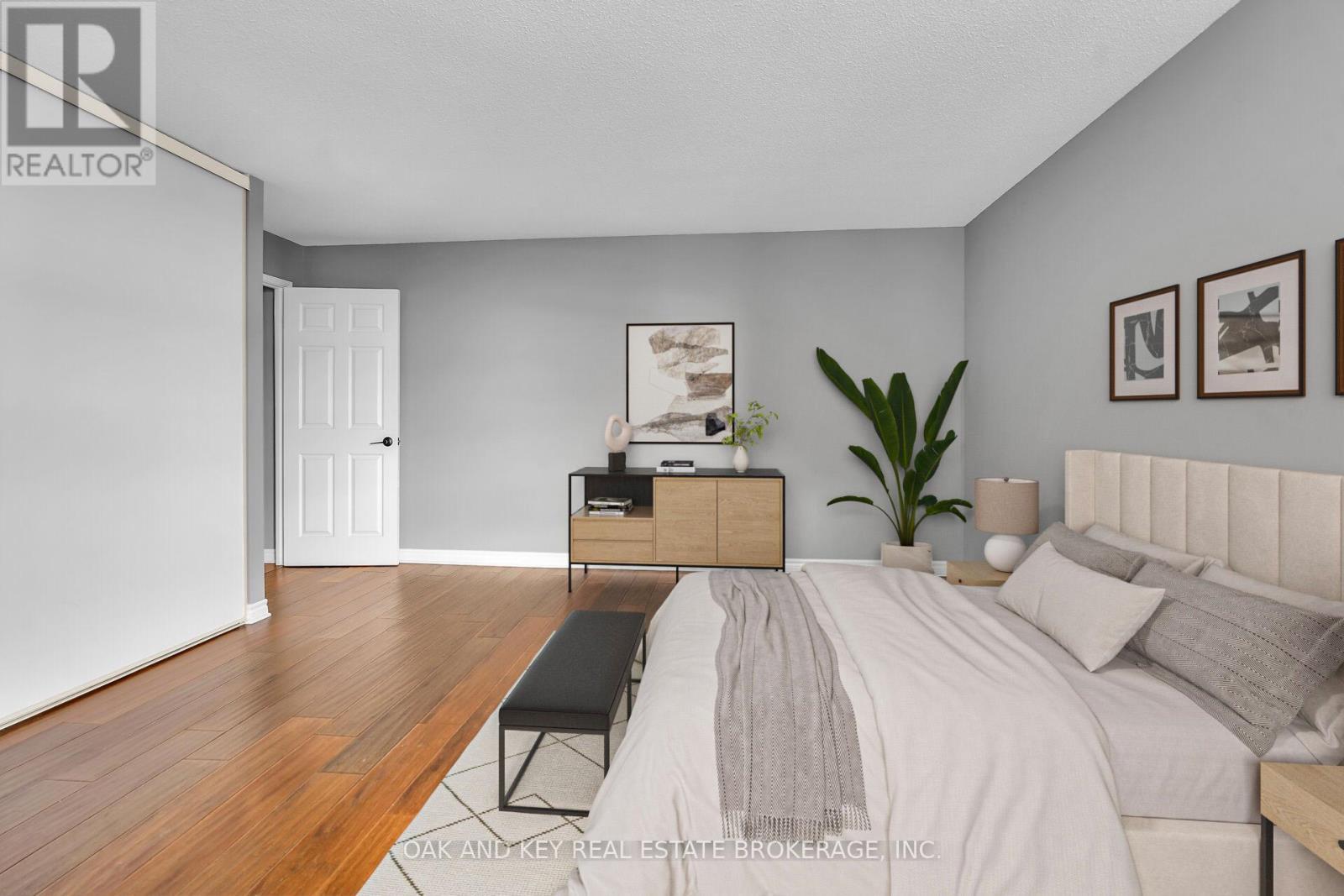 1404 - 500 Talbot Street, London East (East F), ON - Indoor Photo Showing Bedroom