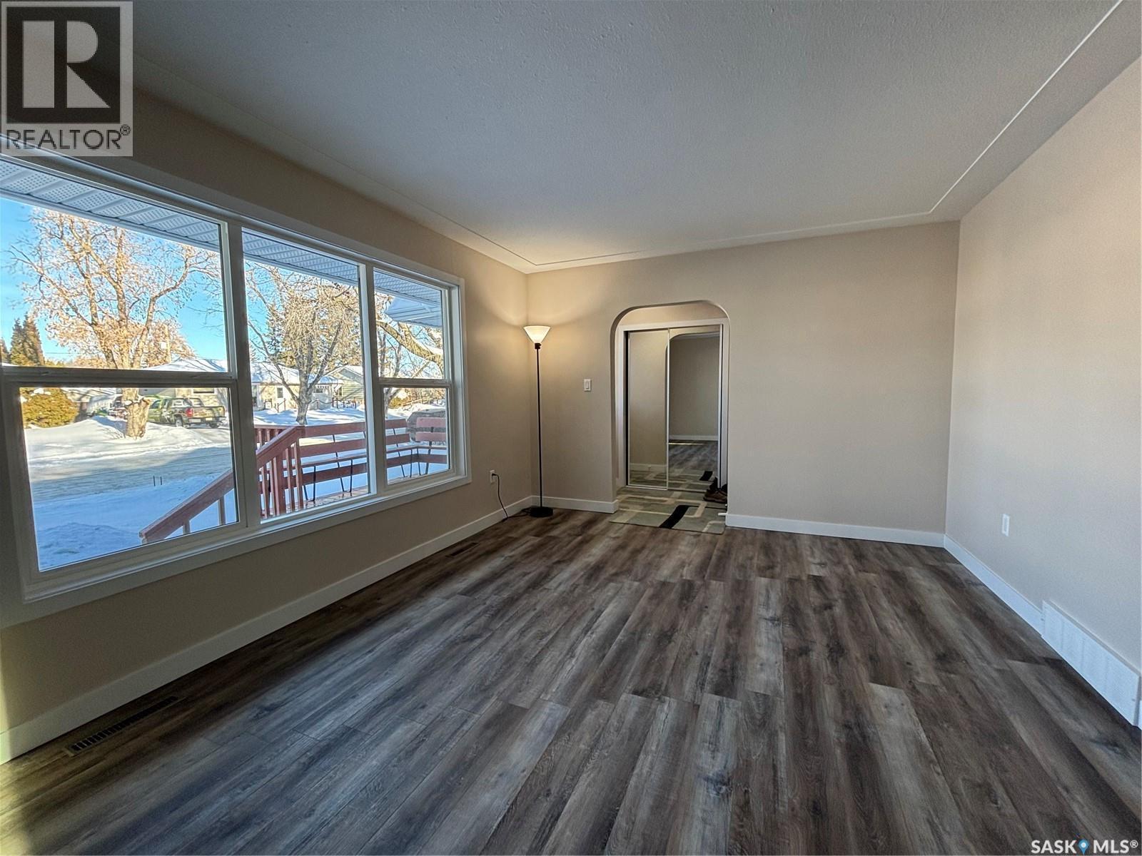 353 25Th Street W, Prince Albert, SK - Indoor Photo Showing Other Room