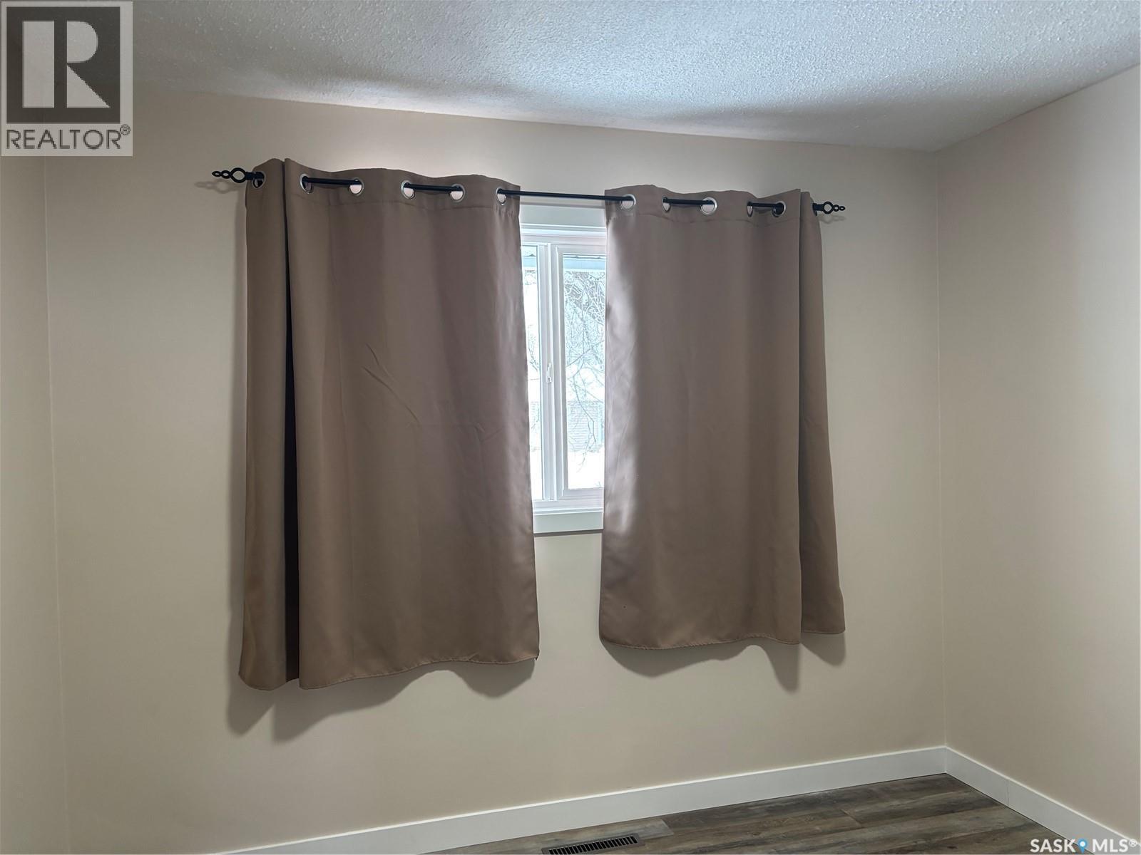 353 25Th Street W, Prince Albert, SK - Indoor Photo Showing Other Room