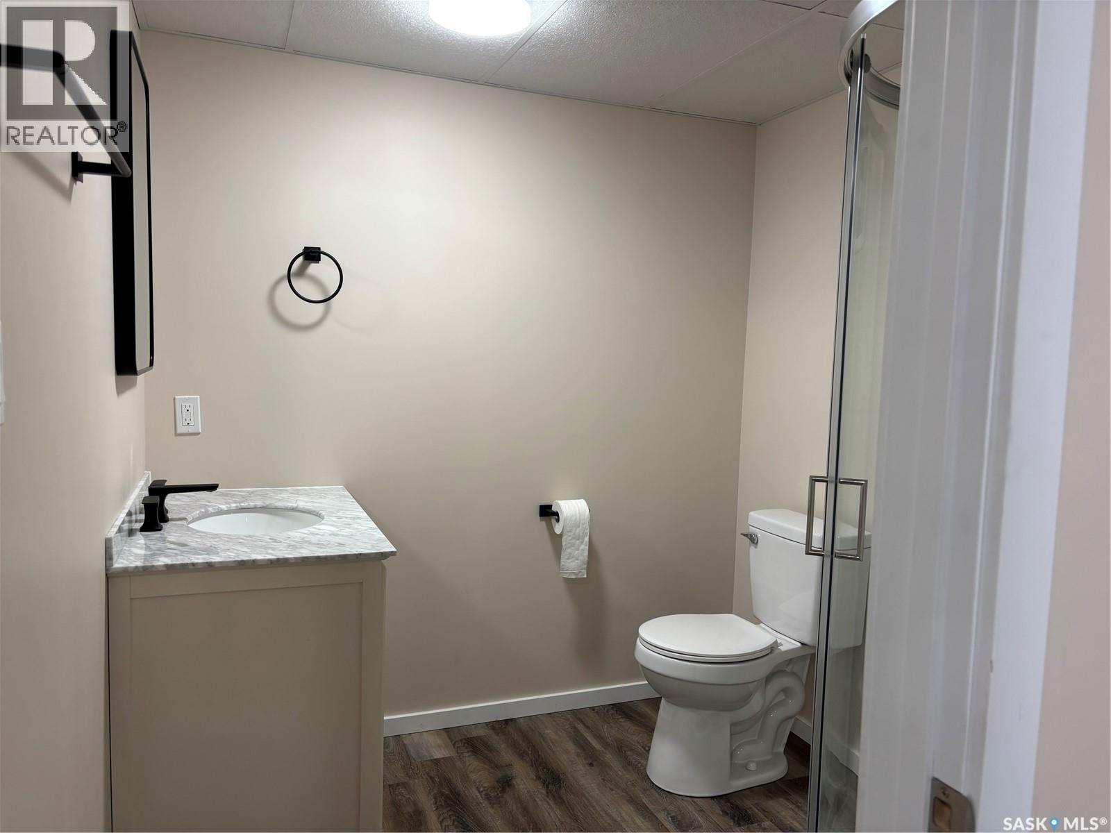 353 25Th Street W, Prince Albert, SK - Indoor Photo Showing Bathroom