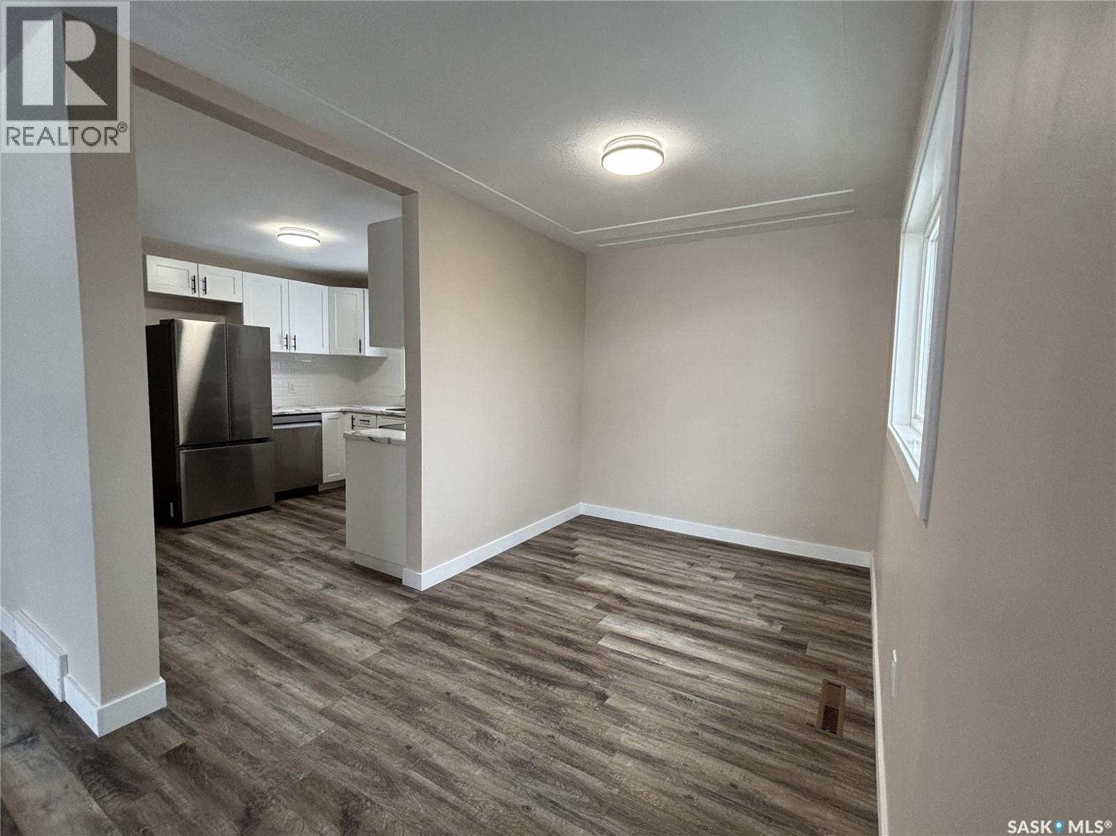 353 25Th Street W, Prince Albert, SK - Indoor