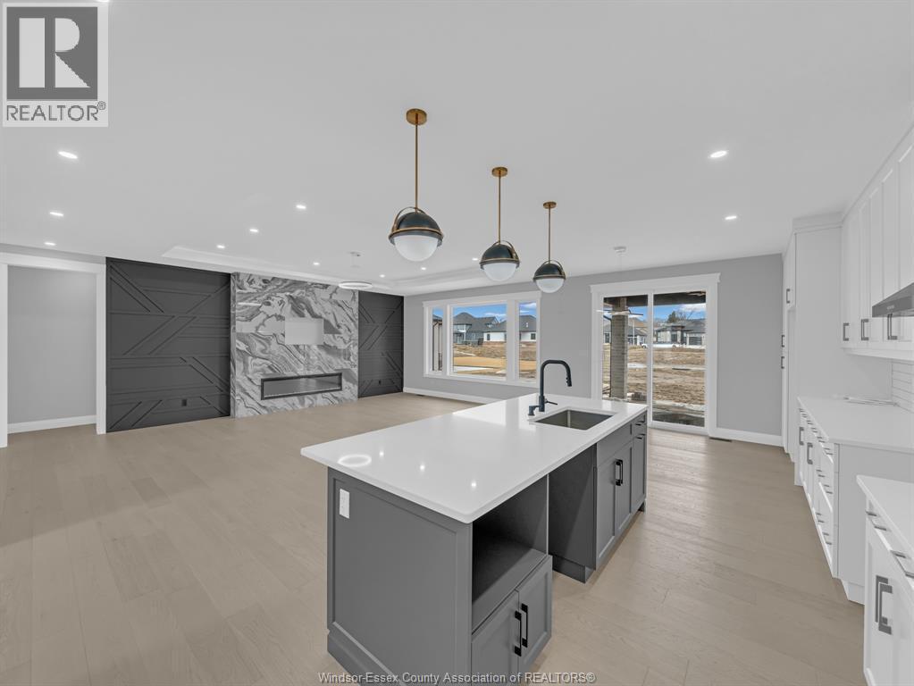 1944 Sannita, Ruthven, ON - Indoor Photo Showing Kitchen With Upgraded Kitchen