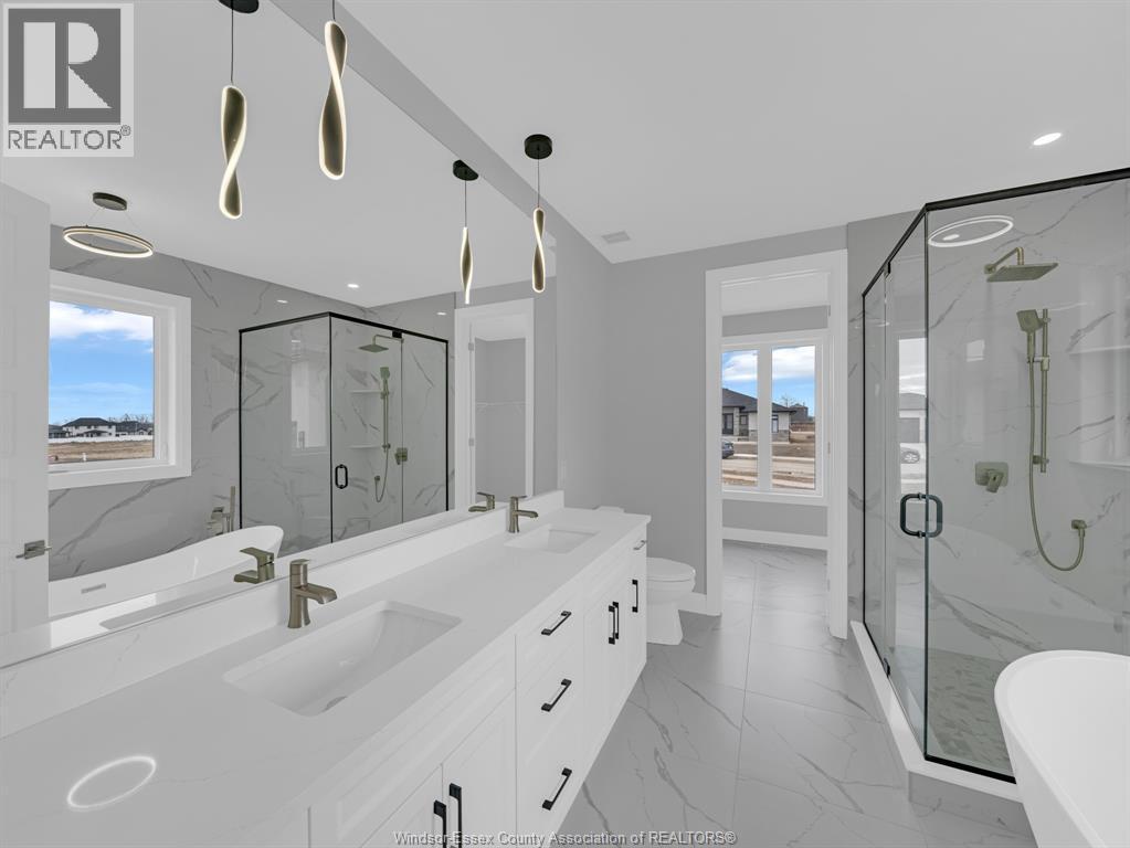 1944 Sannita, Ruthven, ON - Indoor Photo Showing Bathroom