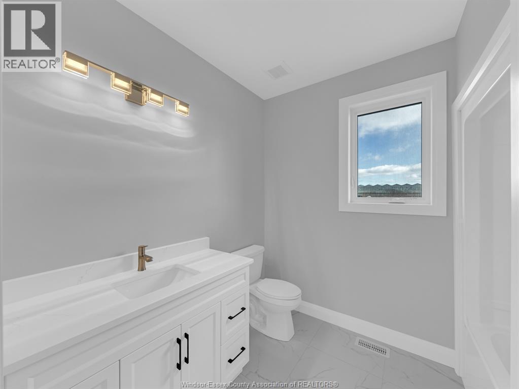 1944 Sannita, Ruthven, ON - Indoor Photo Showing Bathroom