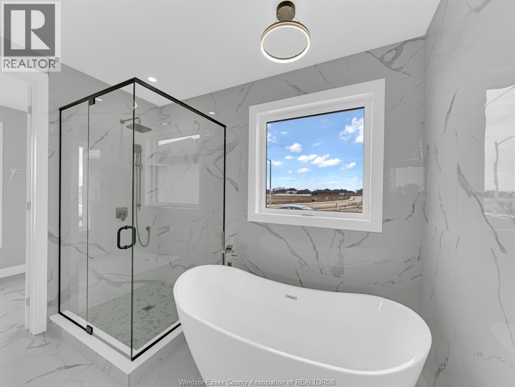 1944 Sannita, Ruthven, ON - Indoor Photo Showing Bathroom