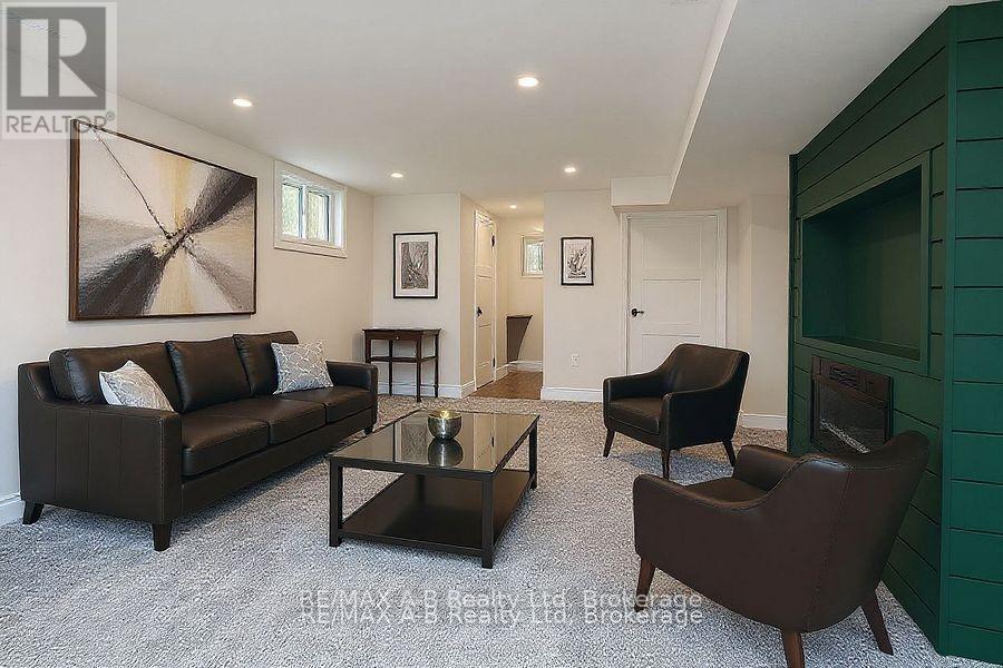 149 Norfolk Street, Stratford, ON - Indoor Photo Showing Other Room