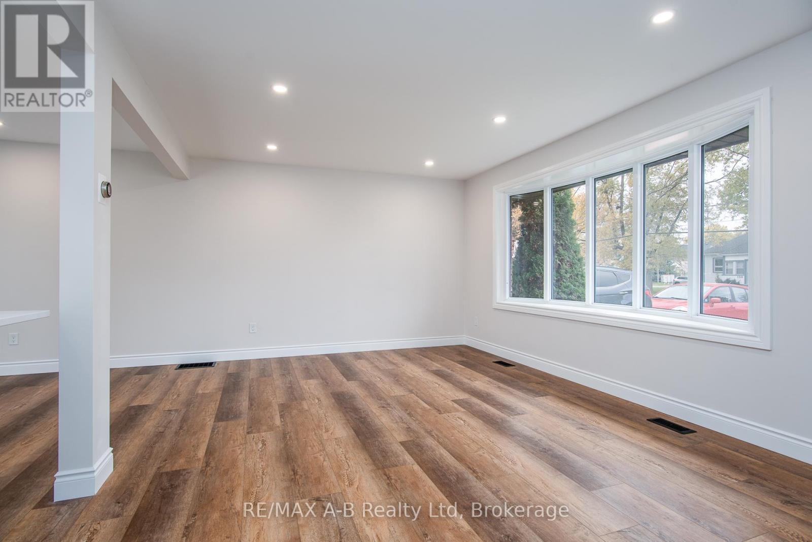 149 Norfolk Street, Stratford, ON - Indoor Photo Showing Other Room