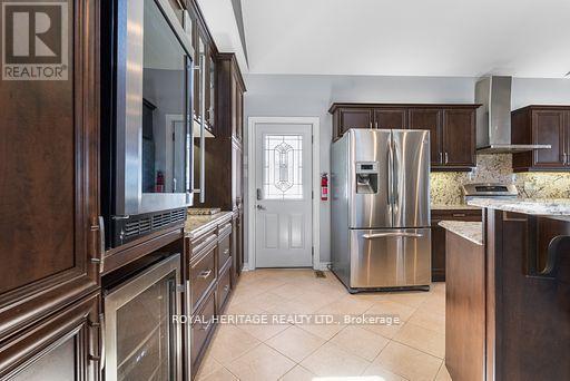 34 Hills Road, Kawartha Lakes (Bobcaygeon), ON - Indoor Photo Showing Kitchen