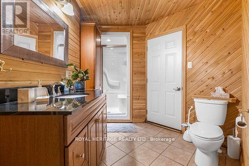 34 Hills Road, Kawartha Lakes (Bobcaygeon), ON - Indoor Photo Showing Bathroom