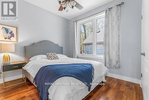 34 Hills Road, Kawartha Lakes (Bobcaygeon), ON - Indoor Photo Showing Bedroom