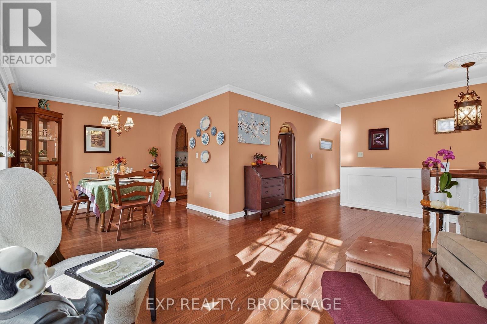 63 Southwood Crescent, Greater Napanee (Greater Napanee), ON - Indoor Photo Showing Other Room