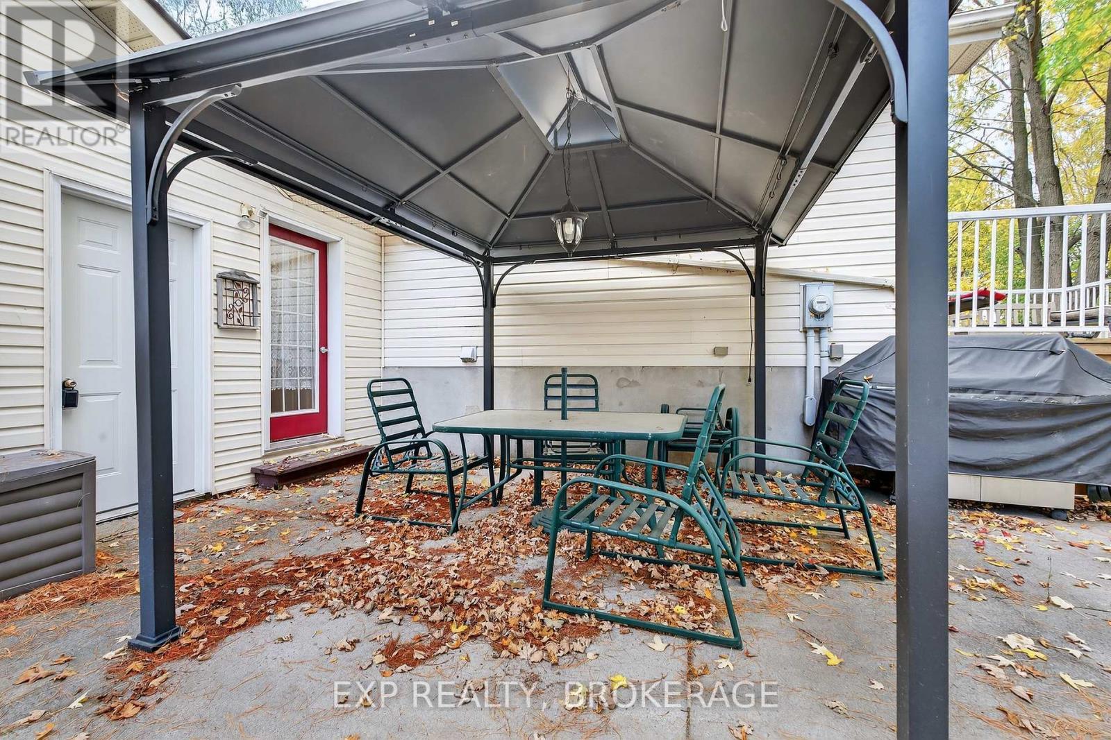 63 Southwood Crescent, Greater Napanee (Greater Napanee), ON - Outdoor With Deck Patio Veranda