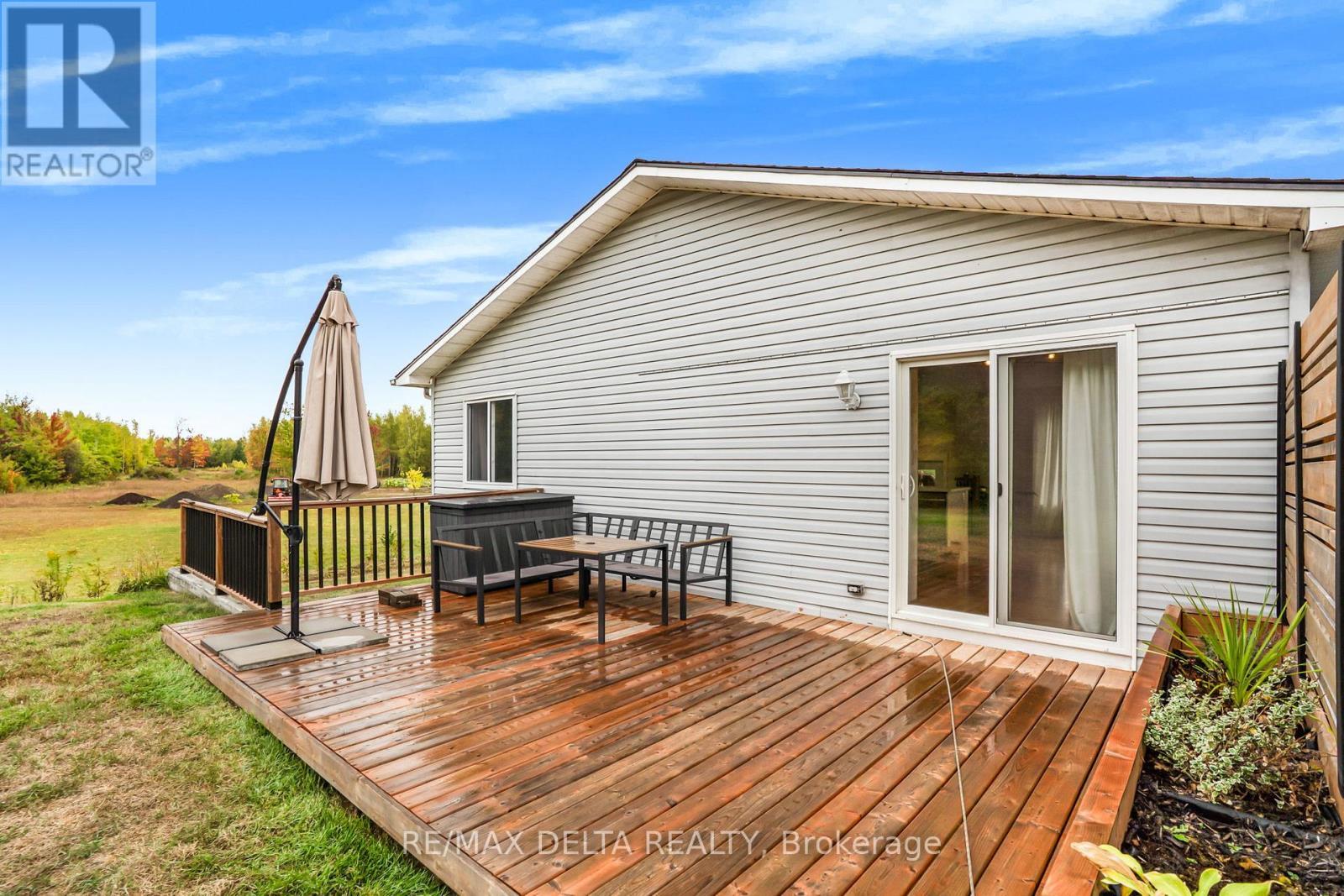 546 Devista Boulevard, Alfred And Plantagenet, ON - Outdoor With Deck Patio Veranda With Exterior