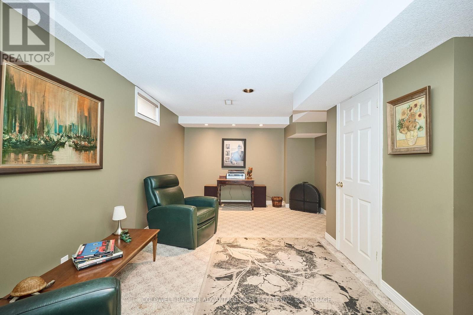 28 Dixon Crescent, Welland (N. Welland), ON - Indoor Photo Showing Other Room