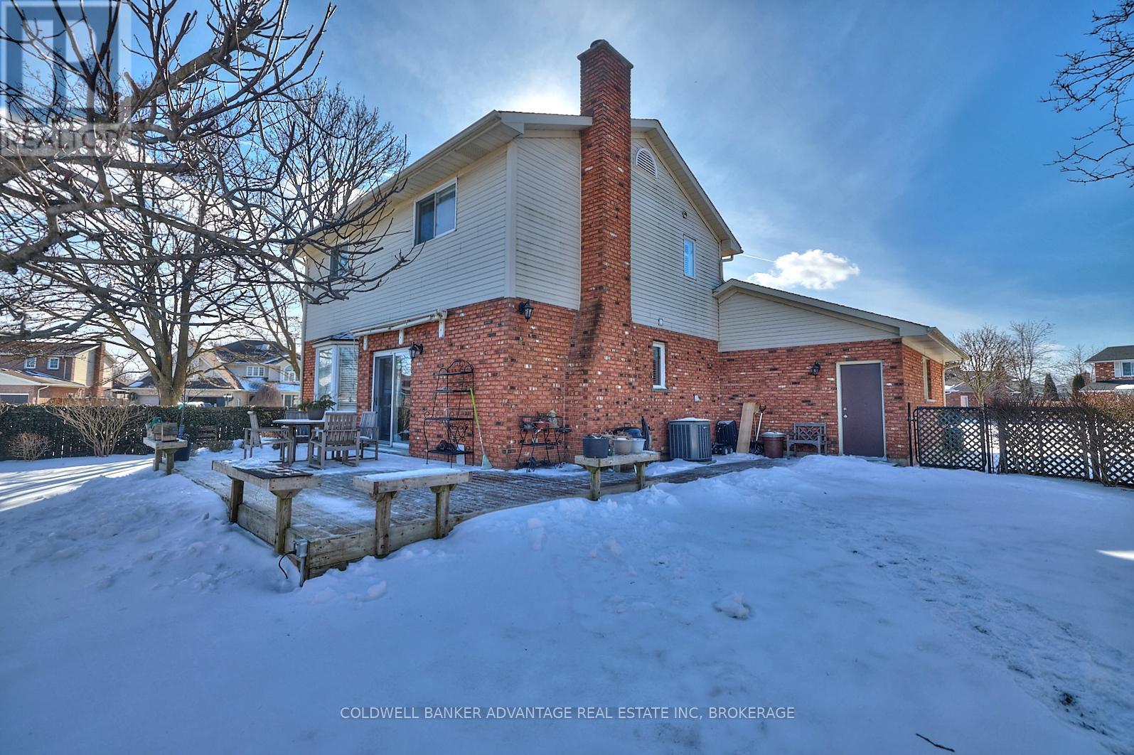 28 Dixon Crescent, Welland (N. Welland), ON - Outdoor