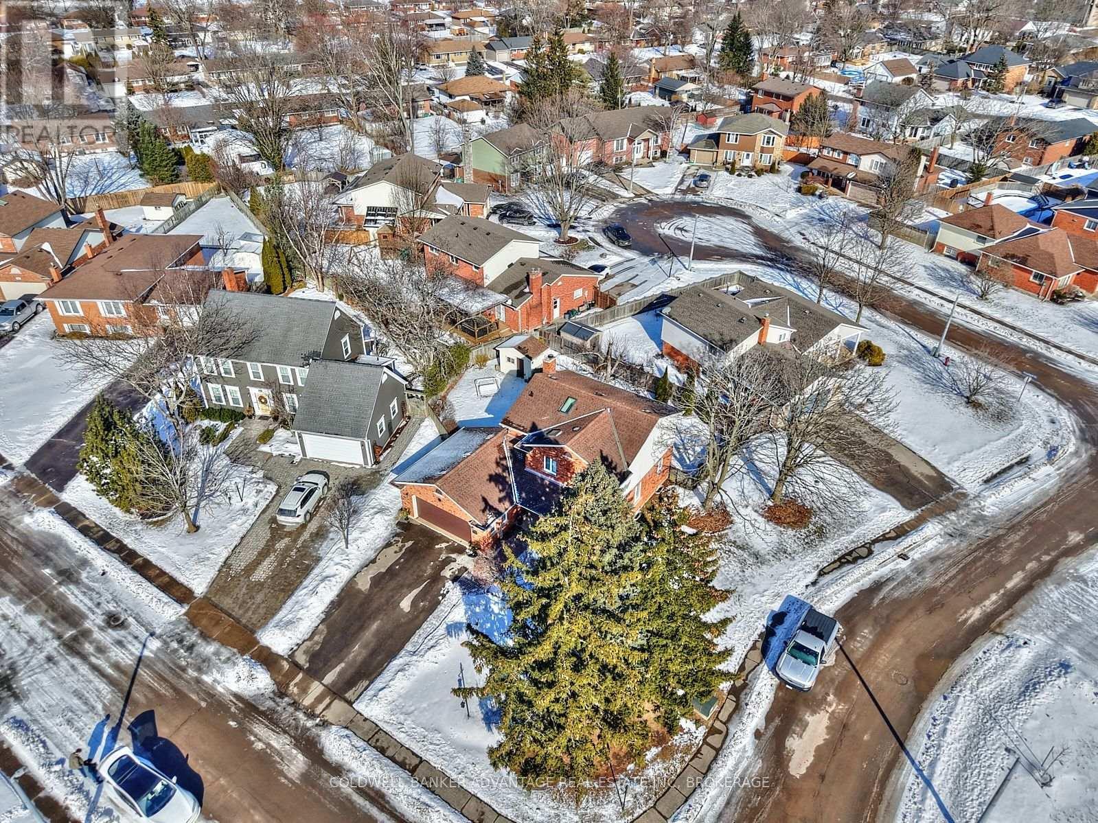 28 Dixon Crescent, Welland (N. Welland), ON - Outdoor With View