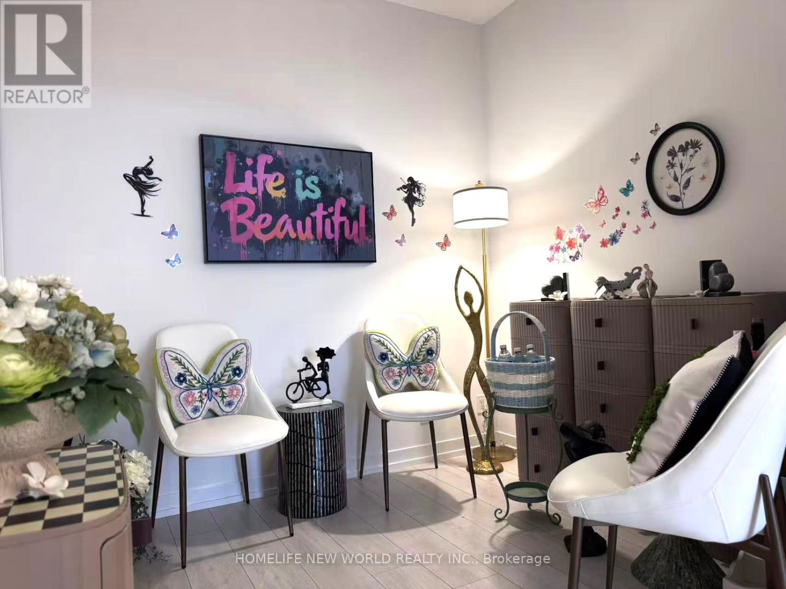 608 - 950 Portage Parkway, Vaughan, ON - Indoor