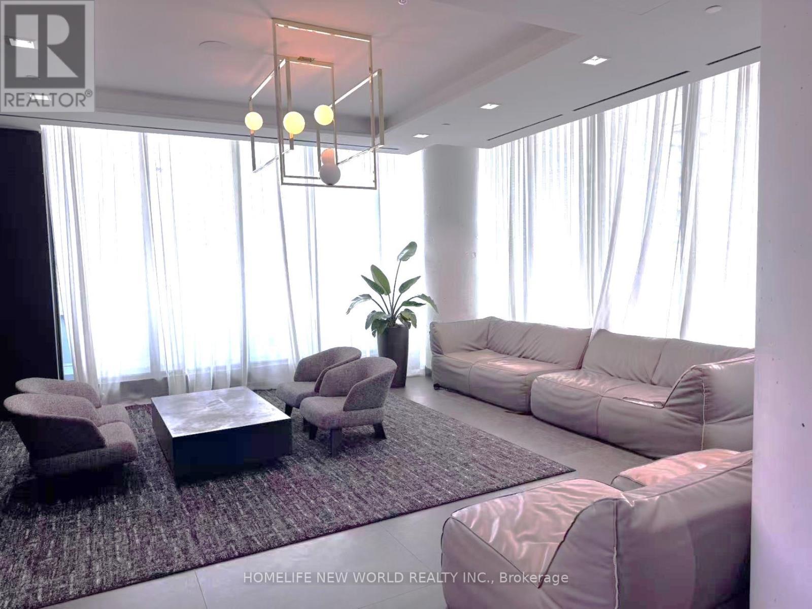 608 - 950 Portage Parkway, Vaughan, ON - Indoor Photo Showing Living Room