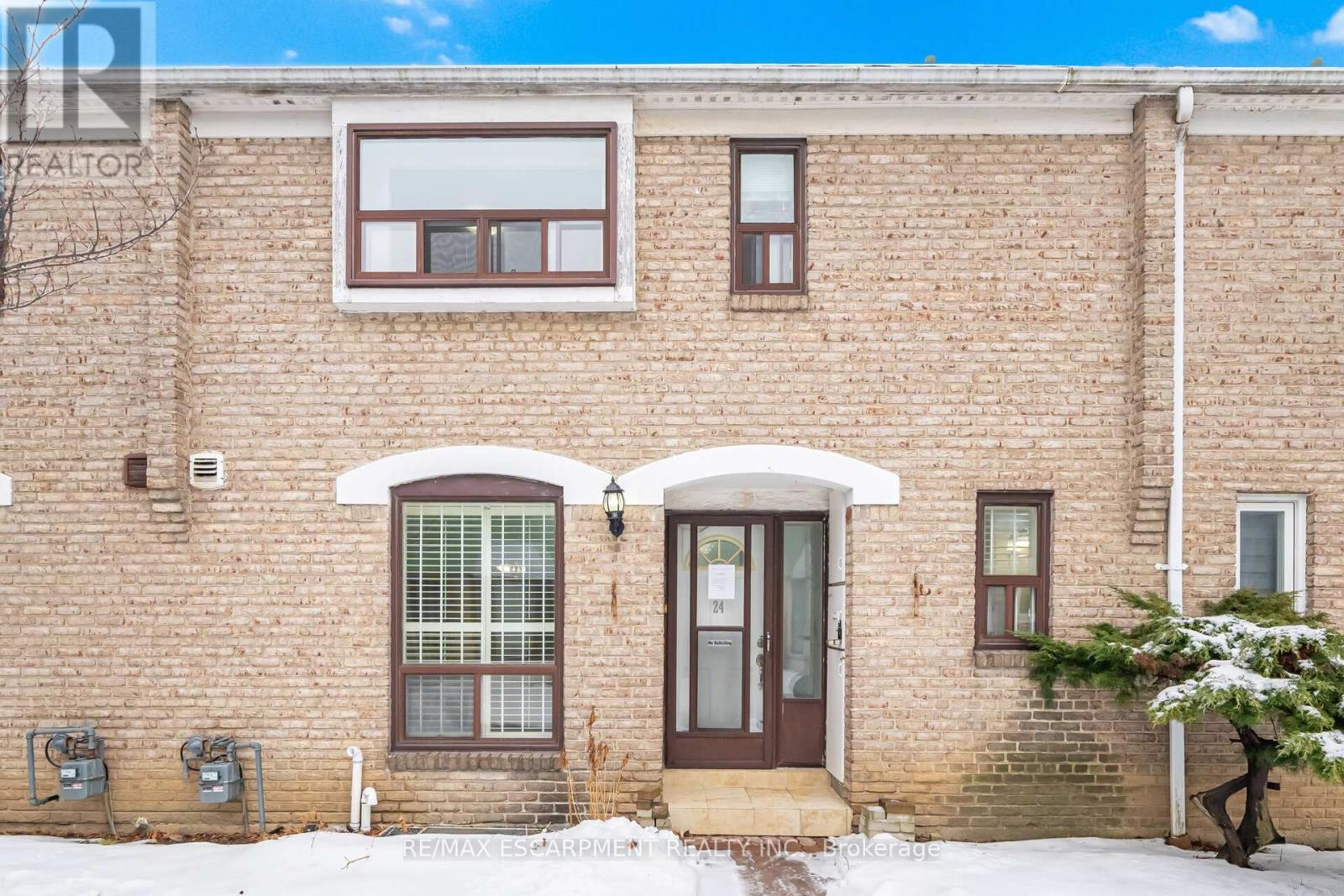 24 - 25 Gosford Boulevard, Toronto, ON - Outdoor