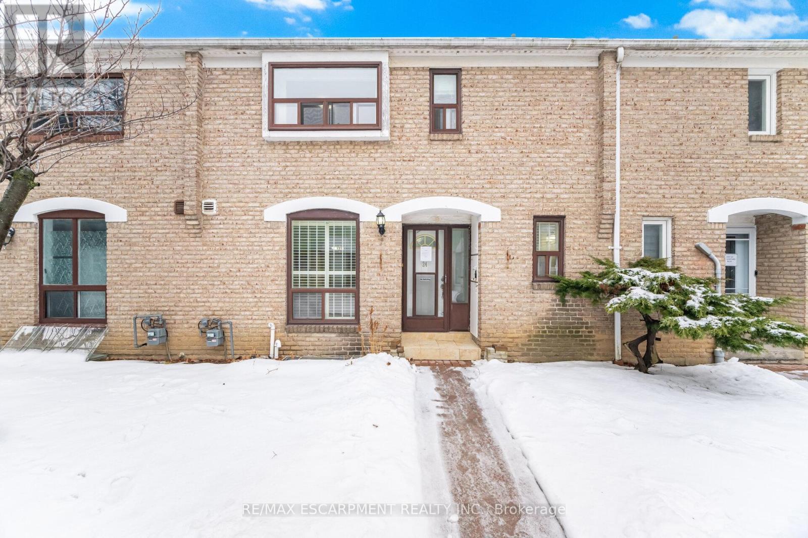 24 - 25 Gosford Boulevard, Toronto, ON - Outdoor