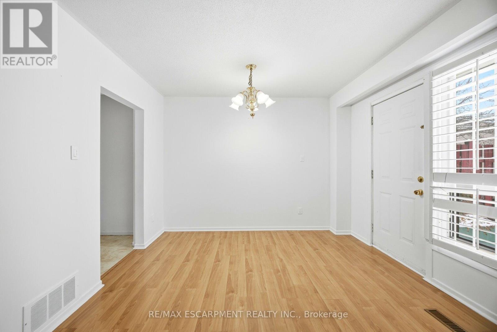 24 - 25 Gosford Boulevard, Toronto, ON - Indoor Photo Showing Other Room